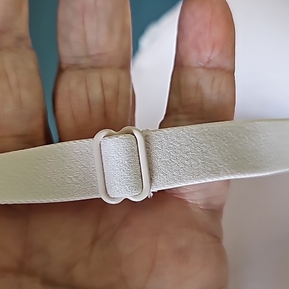 Maidenform padded bra with wire. Blush color. Size 38D. Good used condition. - Picture 4 of 6